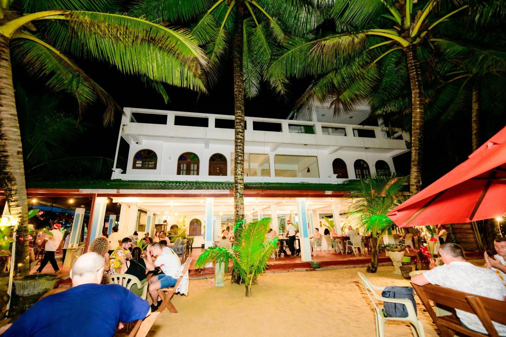 היקדואה Royal Beach Hotel & Restaurant מראה חיצוני תמונה