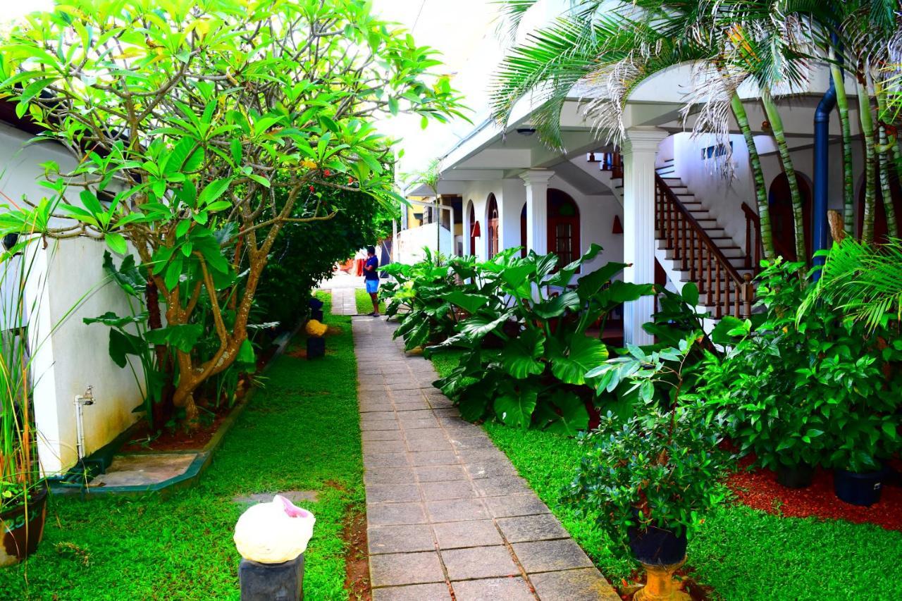 היקדואה Royal Beach Hotel & Restaurant מראה חיצוני תמונה